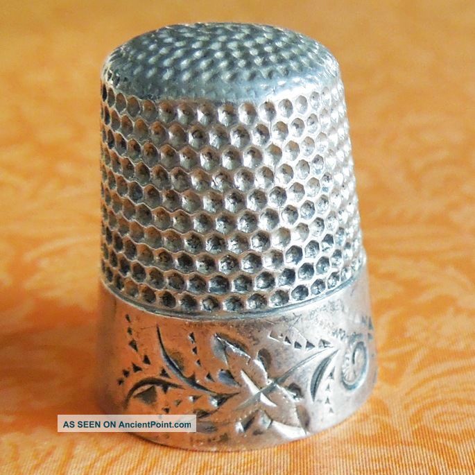 Vintage Waite Thresher Co Folk Art Leaf Scroll Sterling Silver Sewing Thimble Thimbles photo