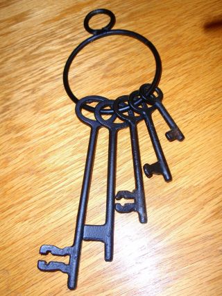 Antique Style Cast Iron Set Of 5 Large Jailers Key Ring W/ Hanging Hook On Ring photo