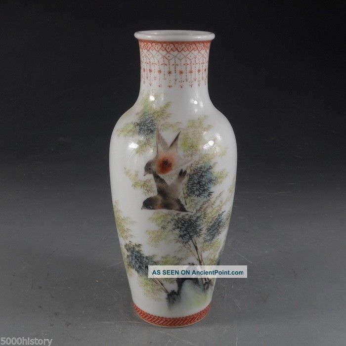 695 Chinese Famille Rose Porcelain Vase Vases photo