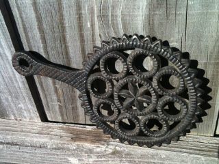 Antique Wilton Cast Iron Stand Trivet Made In The Usa photo