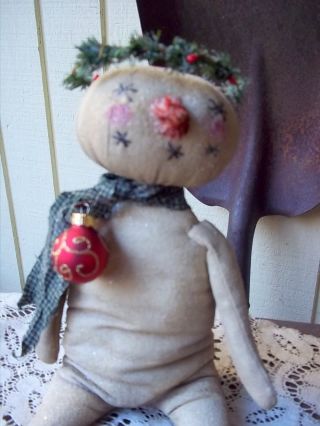 Folky Prim And Very Sweet Little Sno Gal Sitting Green Garland Pfatt photo