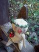 Folky Prim And Very Sweet Little Sno Gal Sitting Green Garland Pfatt Primitives photo 3