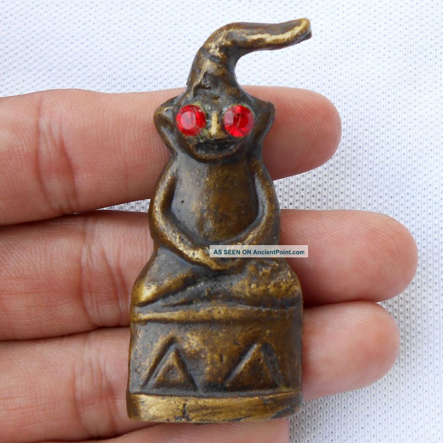 Ngang Tadaeng (red Eye) Cambodia Amulets / Makes A Charming / Very Rare Amulets photo