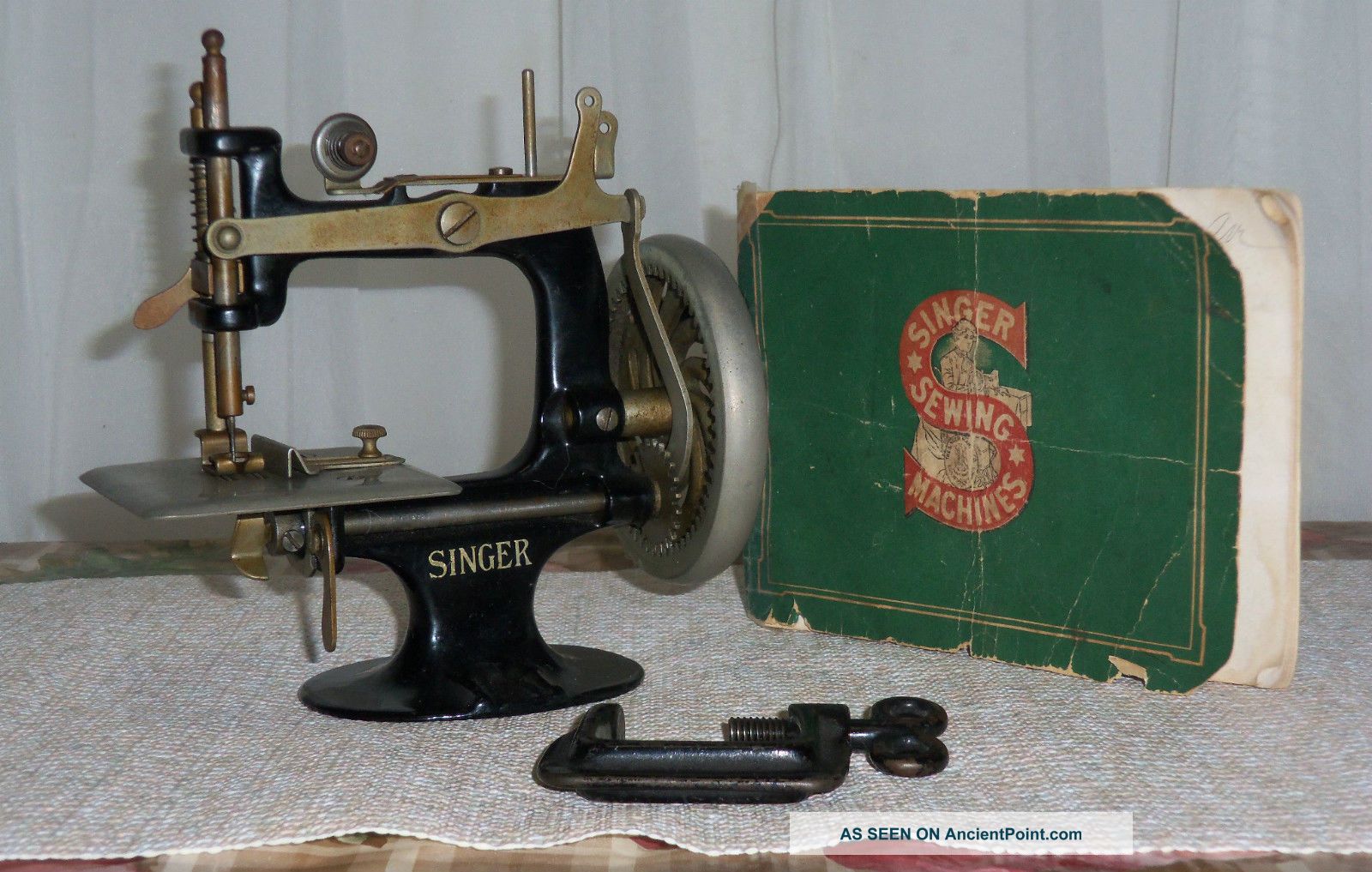 Antique Singer Miniature Cast Iron Toy Sewing Machine W Old Singer Booklet - Vgc Sewing Machines photo
