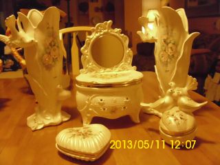 Decorative Arts Fine Porcelain Vases 