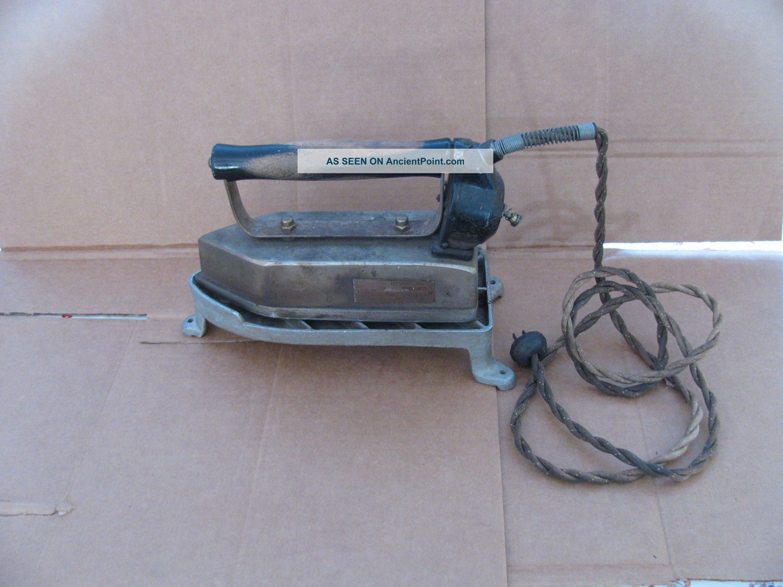 New York Electric Iron Model 40784 By The Ny Pressing Iron Co Metalware photo