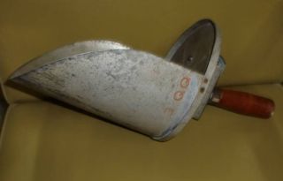 Dollydale Robson Corp.  Grain Scoop W/scale 5lb.  Newyork photo