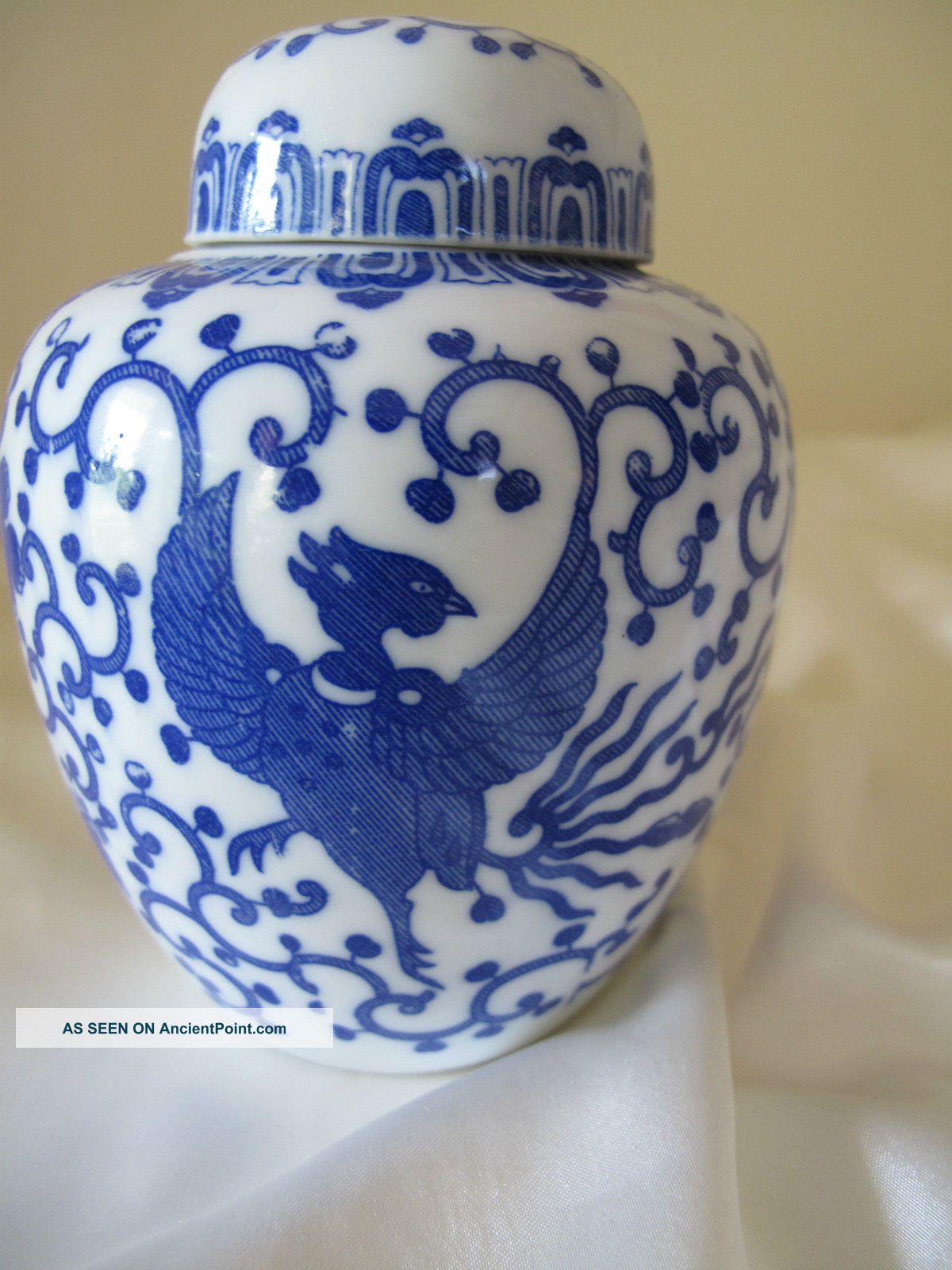 Antique Chinese Porcelain Lidded Bowl Bowls photo