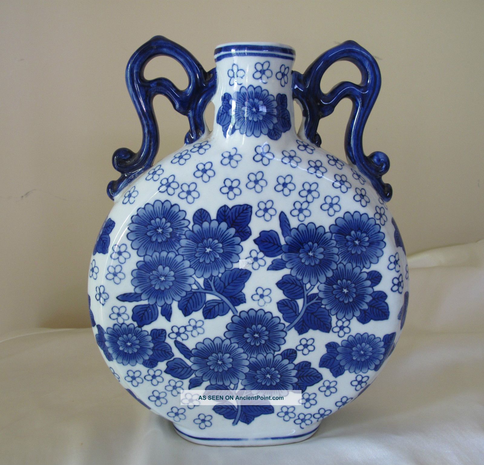 Blue And White Chinese Porcelain Bowl/vase Bowls photo
