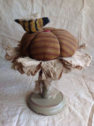 Large Primitive Daisy,  Bee,  Pincushion,  Spring,  Grunge,  Folk Art,  Ooak photo