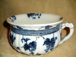 Boroeaux 7 Blue & White With Gold Trim Chamber Pot photo