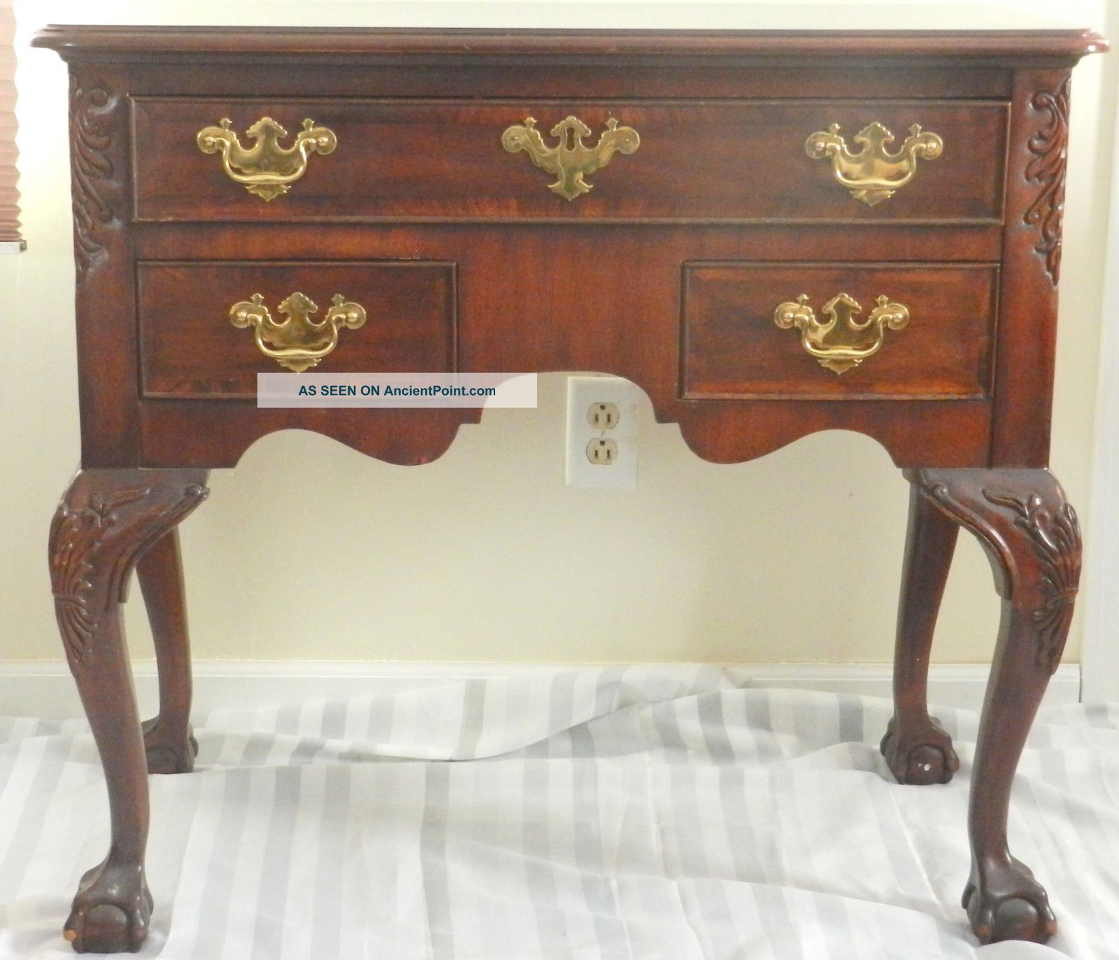 Mahogany Side Entry Foyer Wood Table Ball Claw Foot 3 Drawers Carving Inlaidtop Unknown photo