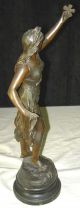 1890 ' S Art Nouveau Bronze Sculpture Lady Holding Flower Signed E.  Fuchs (emil) Art Nouveau photo 4