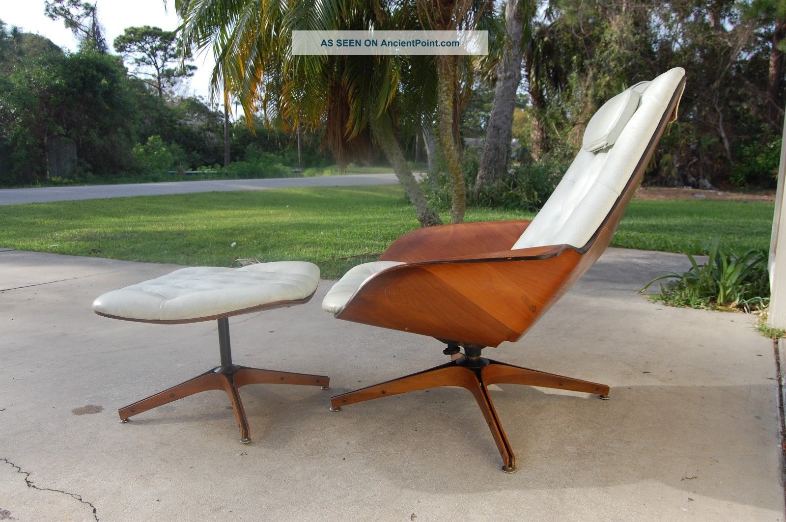 Mid Century Modern George Mulhauser Lounge Chair And Ottoman By Plycraft,  White Mid-Century Modernism photo