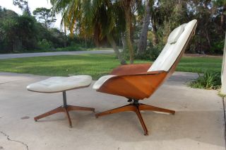 Mid Century Modern George Mulhauser Lounge Chair And Ottoman By Plycraft,  White photo