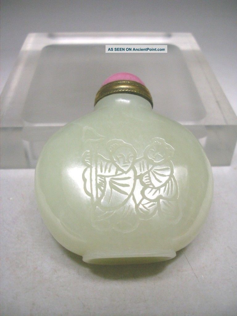 Chinese Hetian Jade Carved Figure Snuff Bottles Snuff Bottles photo