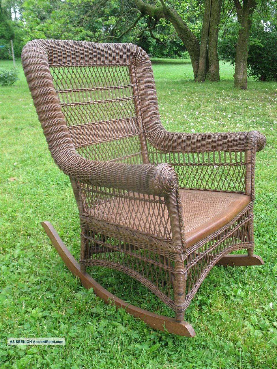 Antique Natural Wicker Classic Rolled Arm Rocker Circa 1890 ' S 1800-1899 photo