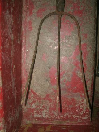 Antique Cast Iron 3 Tine Pitchfork Country Primitive Garden Decor photo