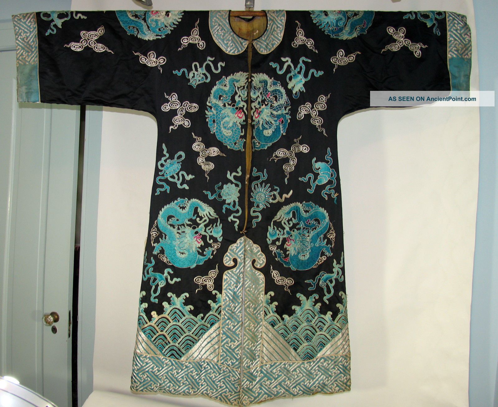 Antique 19th Cent.  Chinese Embroidered Silk Robe,  Dragons,  Clouds, Robes & Textiles photo