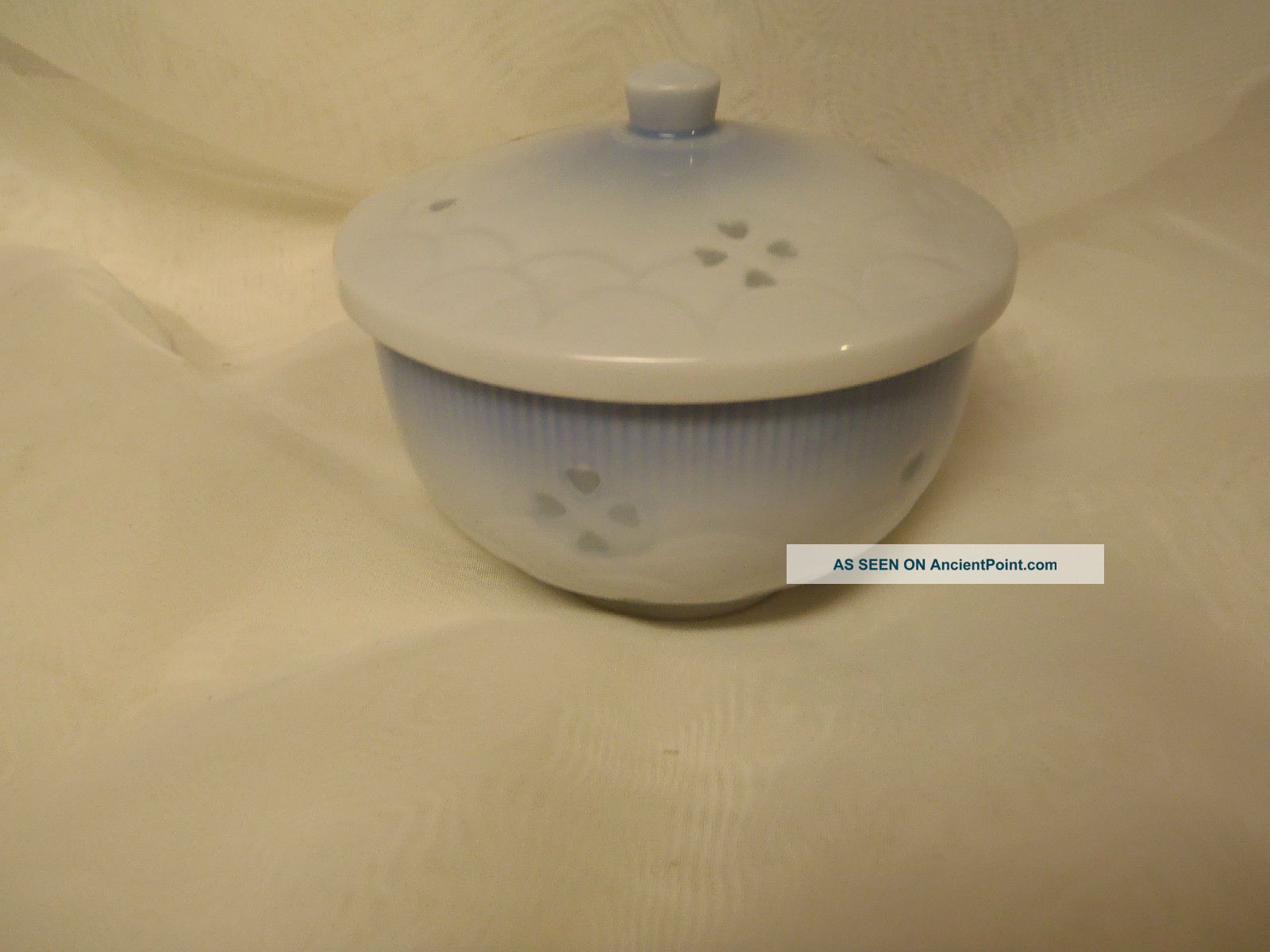 Japanese Vintage White And Blue Porcelain Covered Bowl/ Sugar Bowl Bowls photo