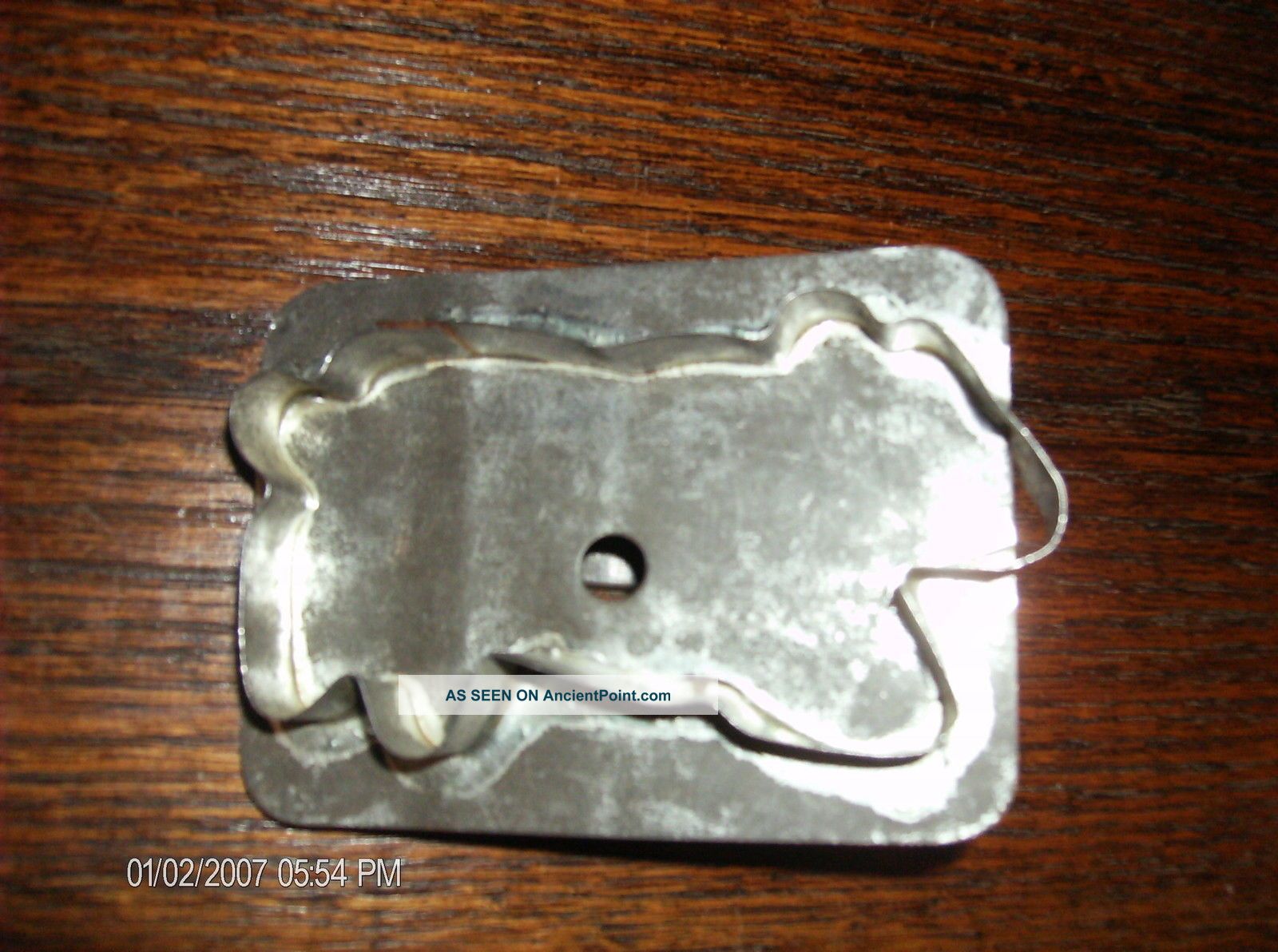Primitive Bear Cookie Cutter Metal Flat Back Soldered Handle Display Primitives photo