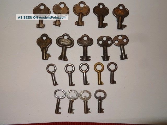 19 Antique Keys Hollow Cabinet Furniture Lockbox Jewelry Lock Key Locks & Keys photo