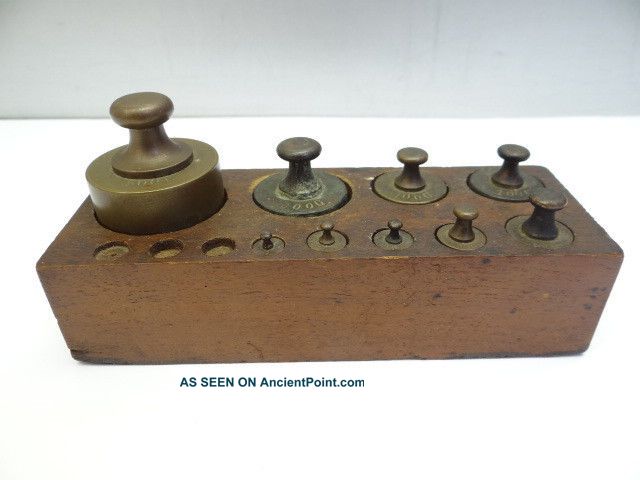 Antique Metal Brass Small Merchants Scale Weights 200g 100g Measurement Parts Scales photo