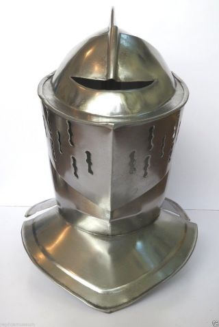 Fully Closed Helmet And Opening From Front Made Of Steel photo