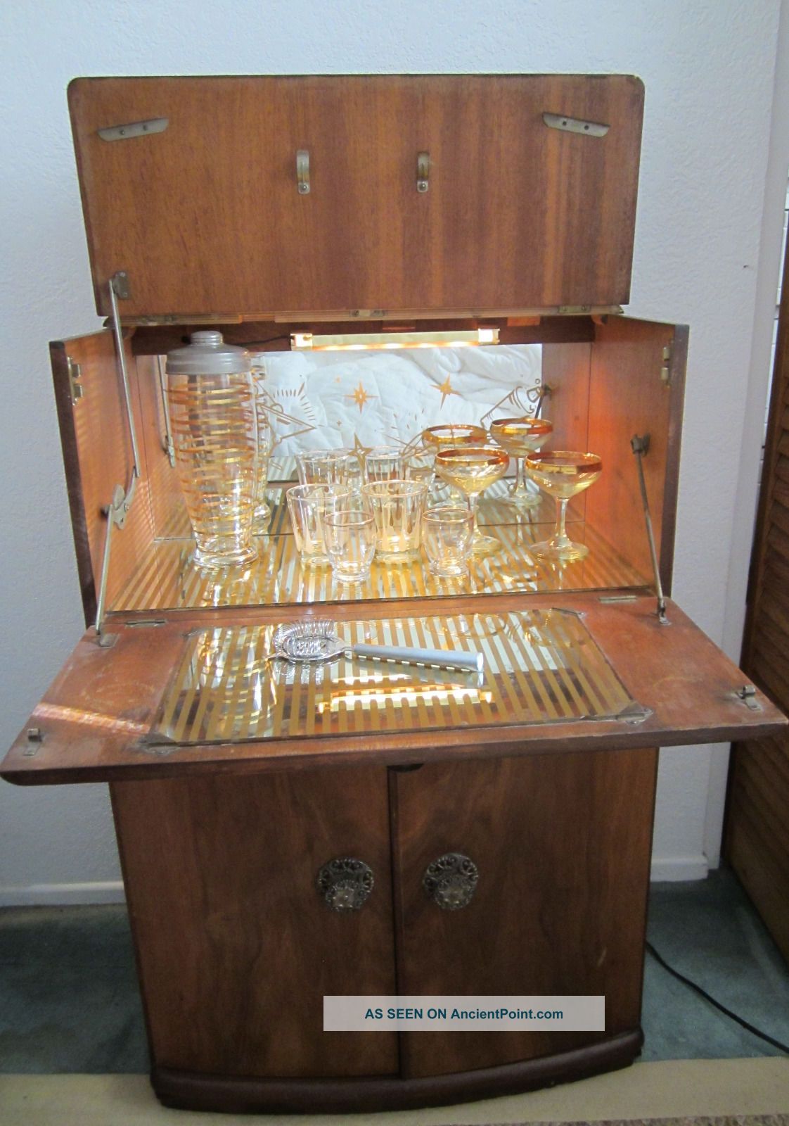 1920s - 30s Vintage Antique Art Deco Walnut Mini Bar Liqueur Cabinet W/ Barware 1900-1950 photo