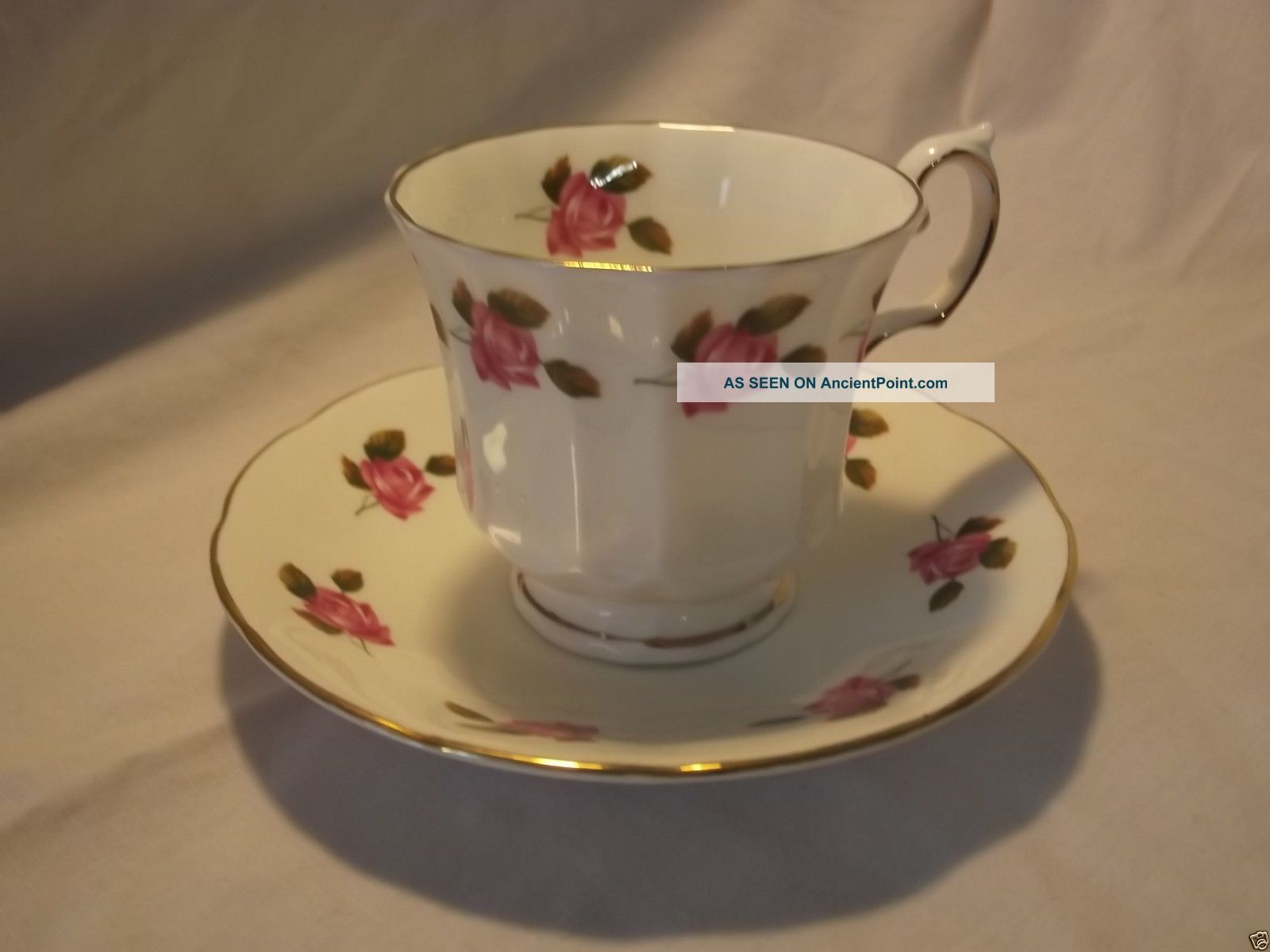 Vintage Elizabethan Tea Cup & Saucer England Fine Bone China Antique Cups & Saucers photo