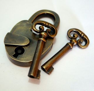 Set Of Antique Vintage Brass Old Padlock With Skeleton Key Lock & Working photo