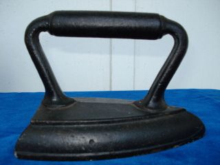 Antique Cast Iron Unmarked Iron photo