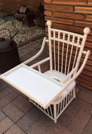 Antique Vintage Chamber Pot White Wooden Chair Vintage Commode Potty Toilet photo