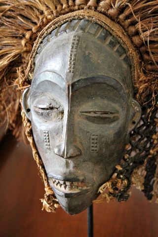 Stunning Chokwe Pwo Mask W/ Magnificent Raffia Headdress African Art (drc) photo
