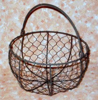 New Prim Rusty Round Bottom Chicken Wire Gathering Basket W/ Swing Handle photo