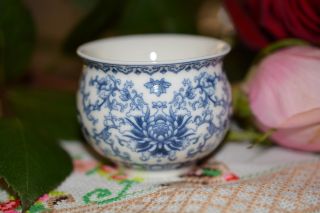 Vintage Chinesse Blue & White Small Bowl /pot photo