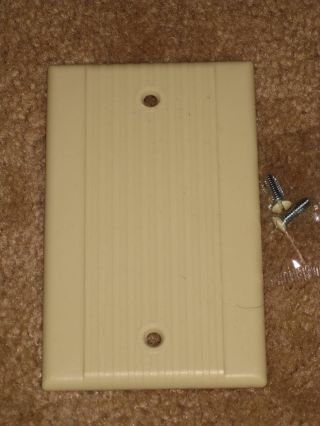 Vintage Leviton Bakelite Ribbed Blank Switch Or Outlet Wall Plate Cover W/ Lines photo