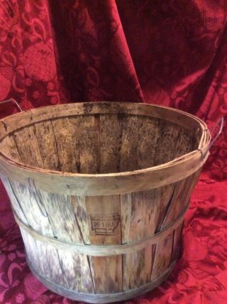 Vtg Farm Barn Wood Bushel Basket Apples Peaches Orchard Advertising photo