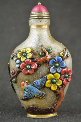 China Handwork Old Coloured Glaze Carving Bird Tree Relievo Noble Snuff Bottle photo