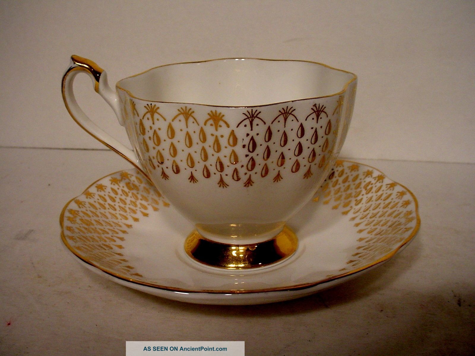 Lovely Top Quality 24k Gold Trim & Design Queen Anne Bone China Cup & Saucer Cups & Saucers photo