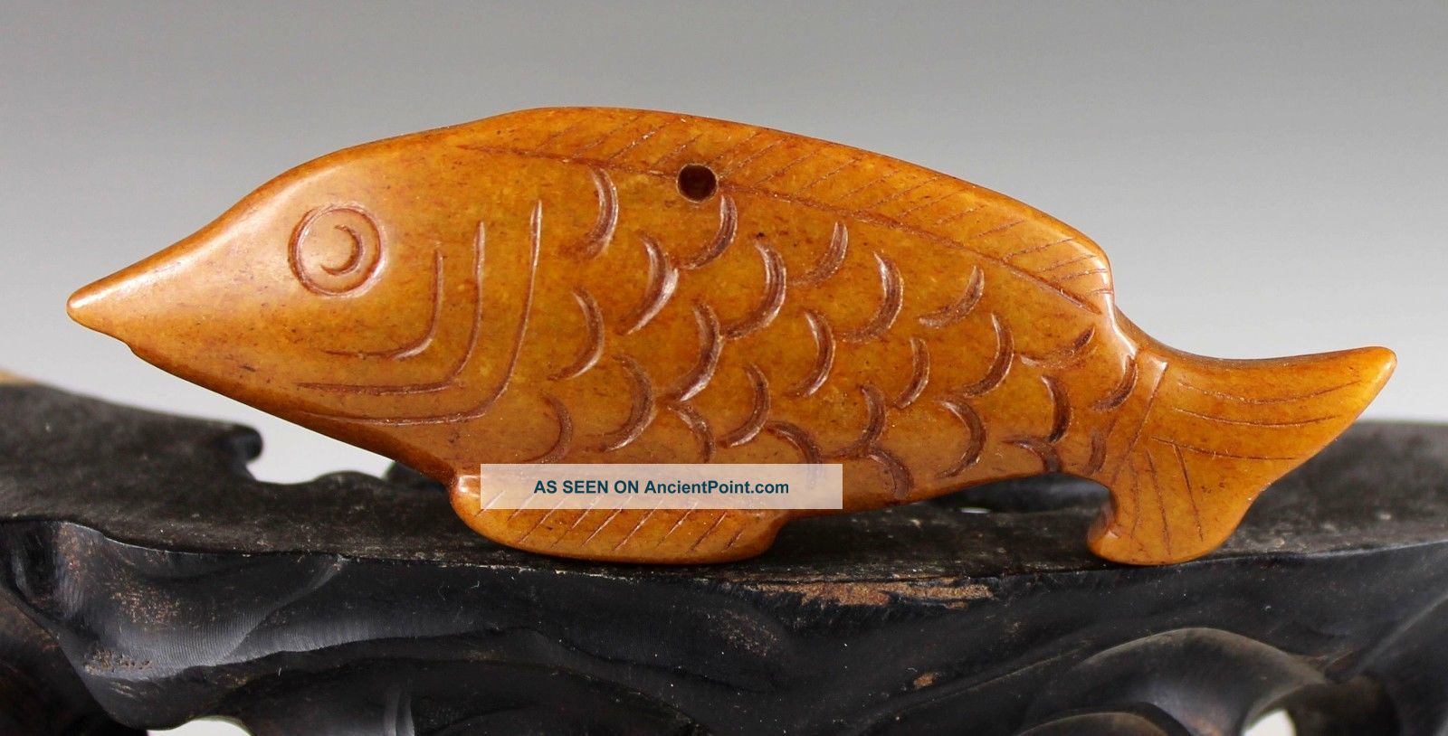 Chinese Hand Carved Old Jade Fish Pendant 0501 Necklaces & Pendants photo