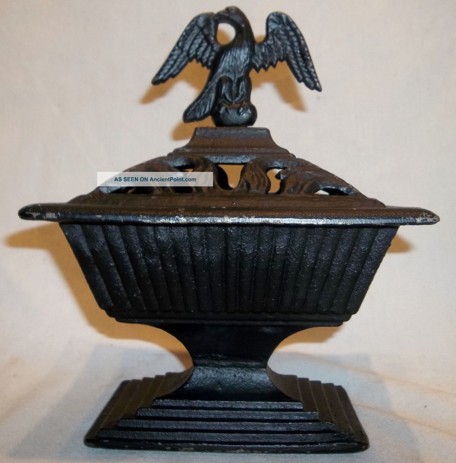 Vntg Cast Iron Eagle Wood Coal Stove Humidifier Steamer Virginia Metalcrafters Hearth Ware photo