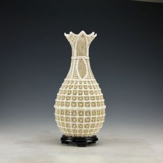 Chinese Vintage Dehua Handwork Porcelain Rare Vase photo
