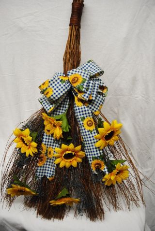 Primitive Style Large Sunflower Straw Broom/used/price photo