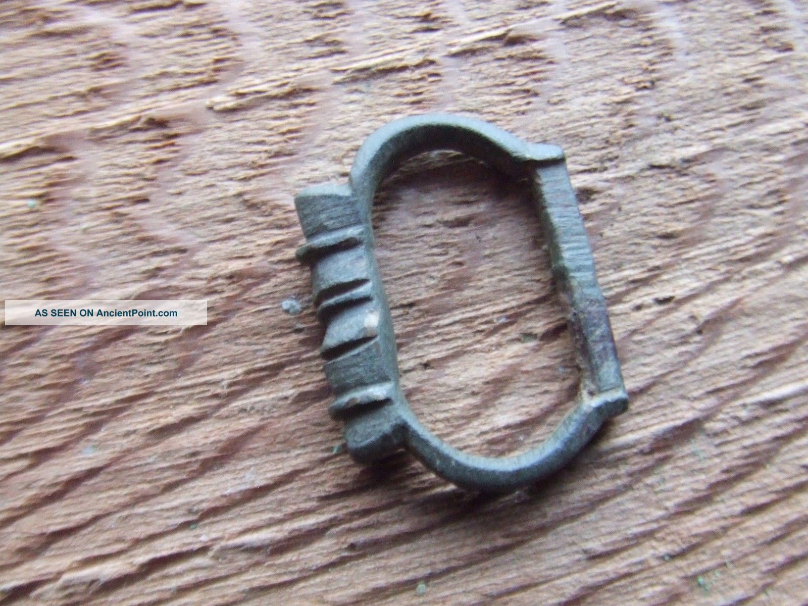 Medieval Britain.  An Early Bronze Belt Buckle. British photo