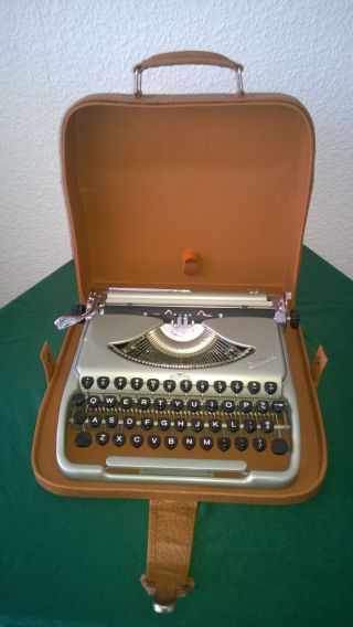 Vintage Flat Vintage Typewriter Groma Kolibri Qwerty With Case photo