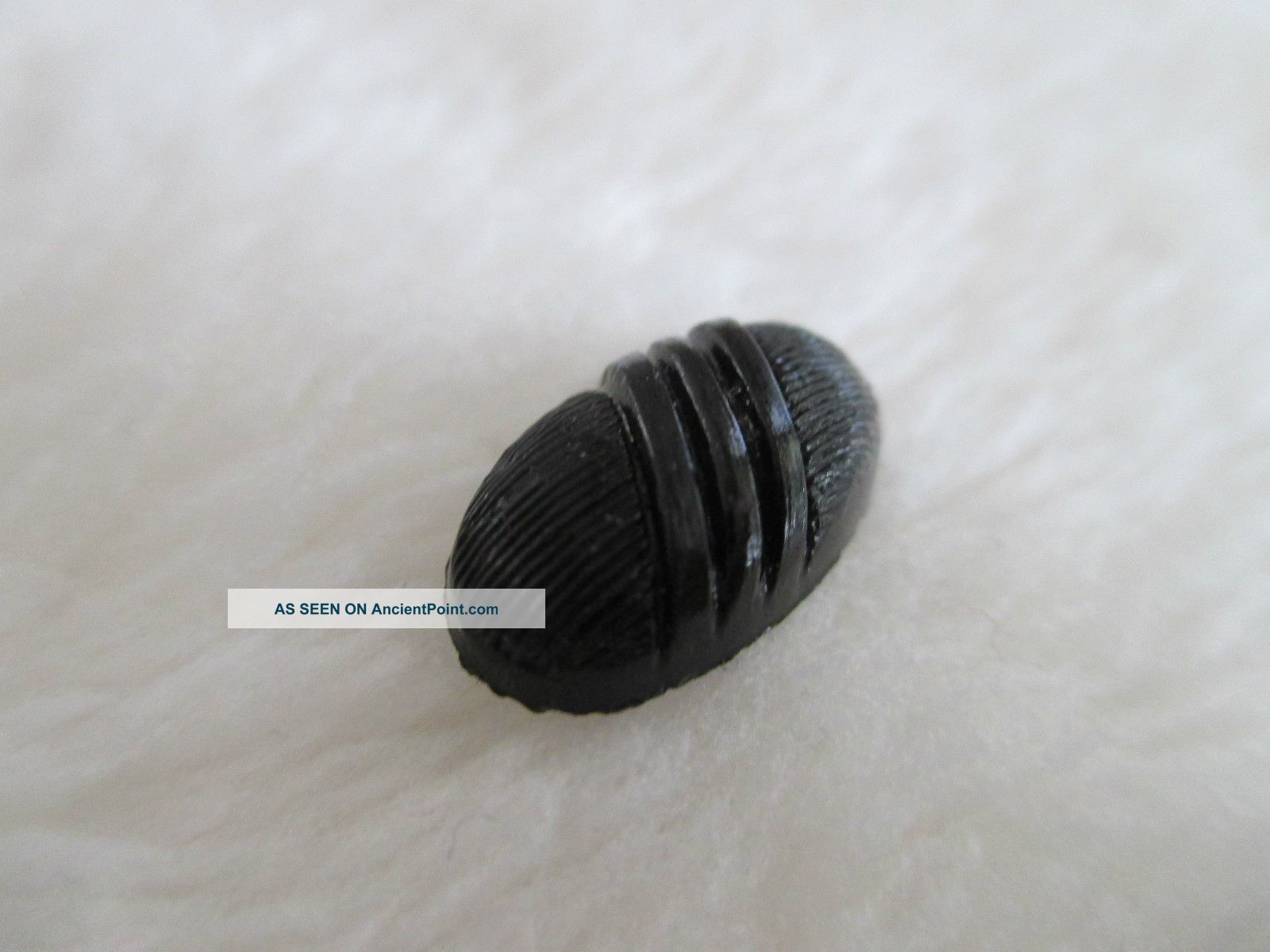 Antique Grooved Oval Black Glass Leo Popper Button 5/8 