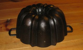 Antique Cast Iron Bundt Pan,  Massive Heavy Top 4097 G Germany photo