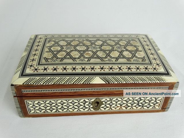 Lovely Detailed Marquetry Mother Of Pearl Inlayed Box Ceylon Mid 20thc Boxes photo