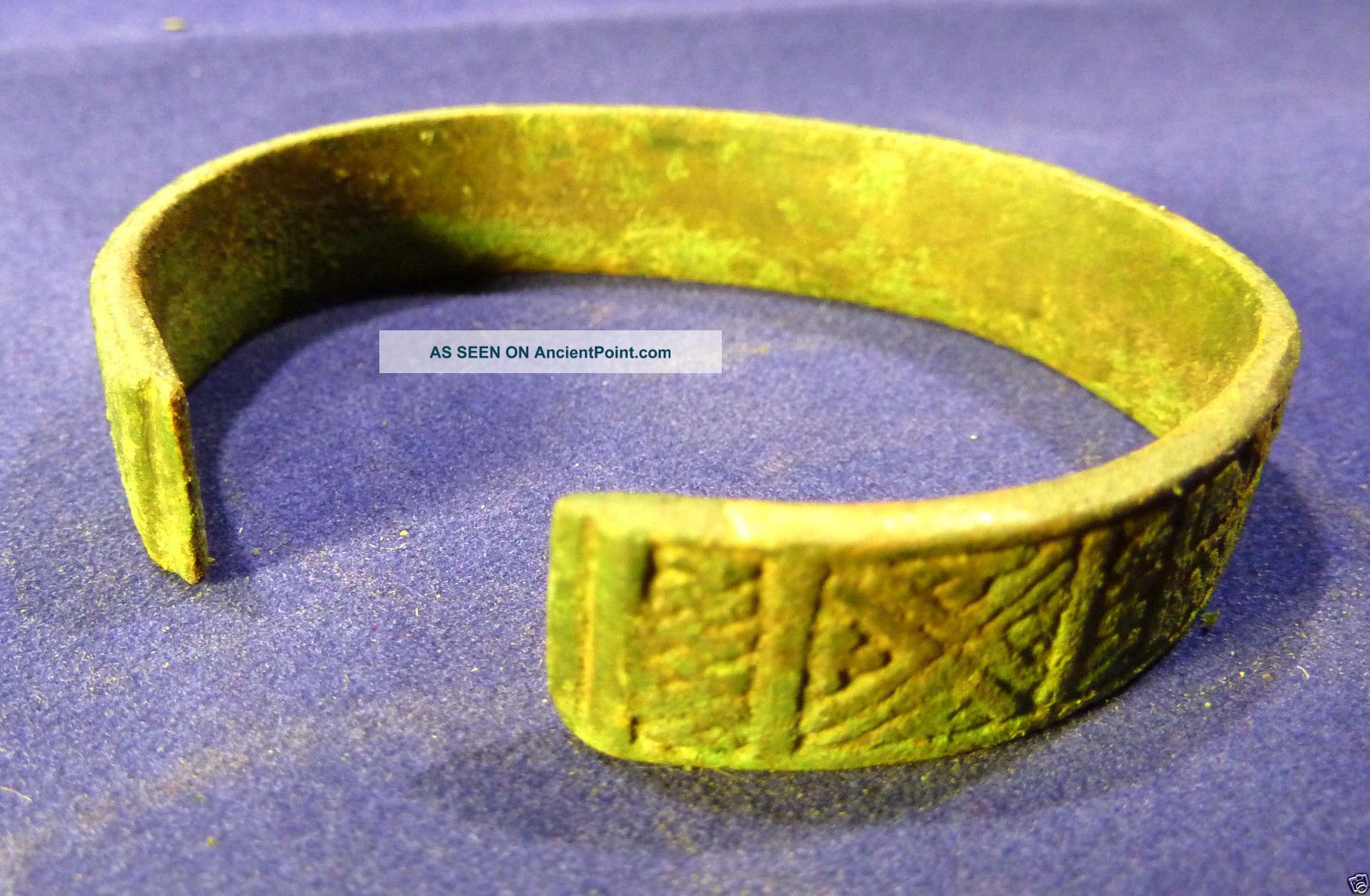 Ancient Bronze Bracelet.  (2876). Other photo